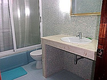 Ba&ntilde;o para habitaciones 1 y 2 