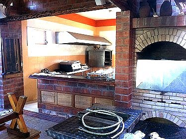 Cocina exterior en el ranchon de la casa