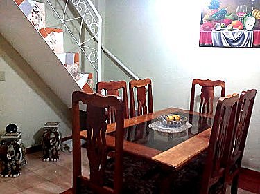 Comedor y acceso planta alta