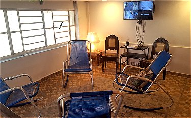 Zona comun. Sala con televisor