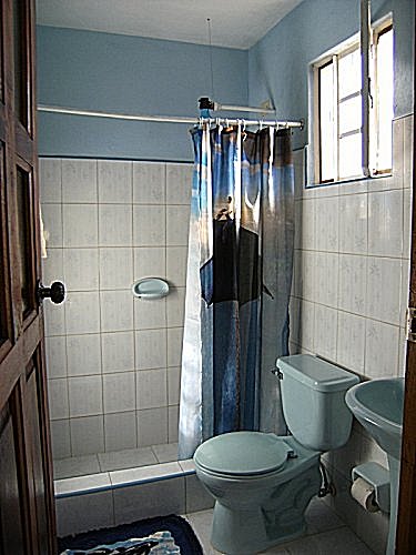 Ba&ntilde;o de una de las habitaciones