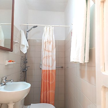 Ba&ntilde;o 4