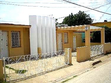 La casa vista desde el exterior