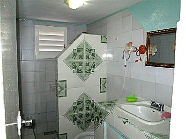 Ba&ntilde;o del Hostal Blue Ski