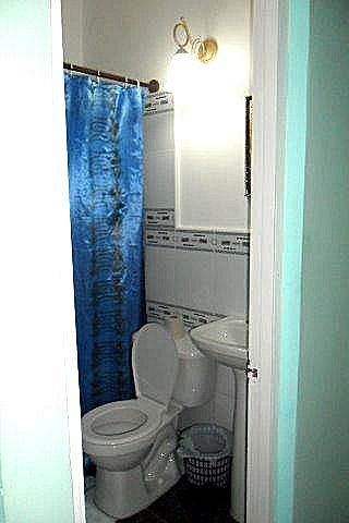 Ba&ntilde;o privado (ambos son similares)