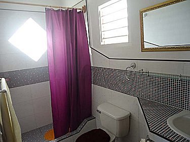 Ba&ntilde;o de la habitacion 4 