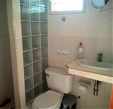 El otro ba&ntilde;o
