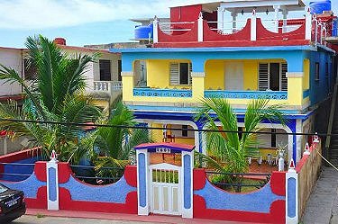 Hostal Blue Ski desde fuera