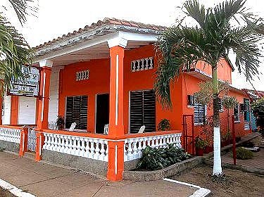 Vista exterior de la Villa Mar y Esperanza