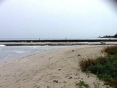 Playa en la desembocadura del rio