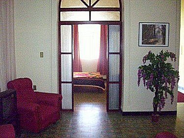Sala de estar (al fondo una habitacion)