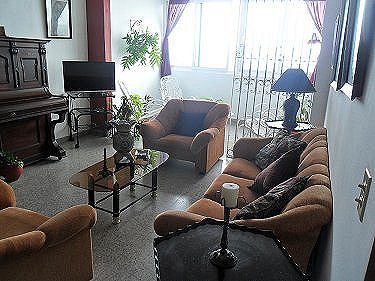 Sala de estar, terraza al fondo