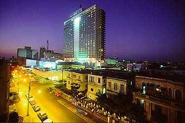 Vistas dese el balcon. El Hotel Habana Libre al fondo