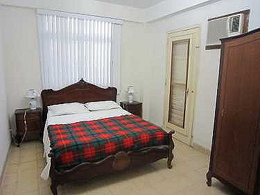 Habitacion con cama imperial