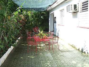 Patio en planta baja para desayunar y cenar